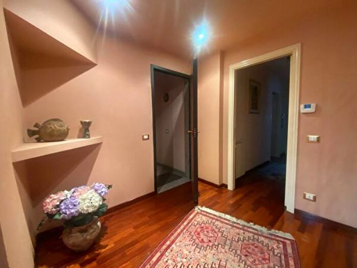 Appartamento con 6 locali in vendita in Viale Libertà, Giarre