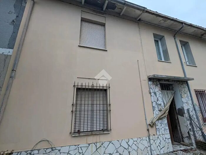 Casa quadrilocale in vendita in Via Chiesa, Ravenna