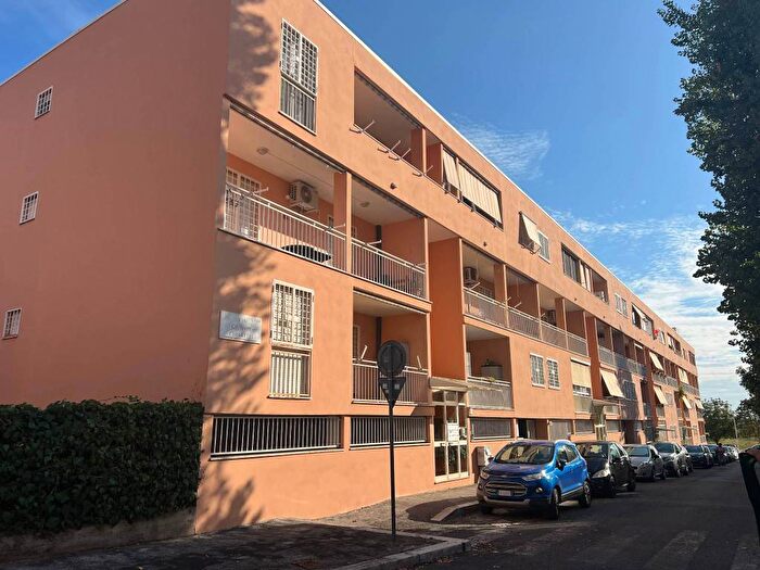 Appartamento trilocale in affitto in Via Giuseppe Chiarelli, Torraccia, Roma