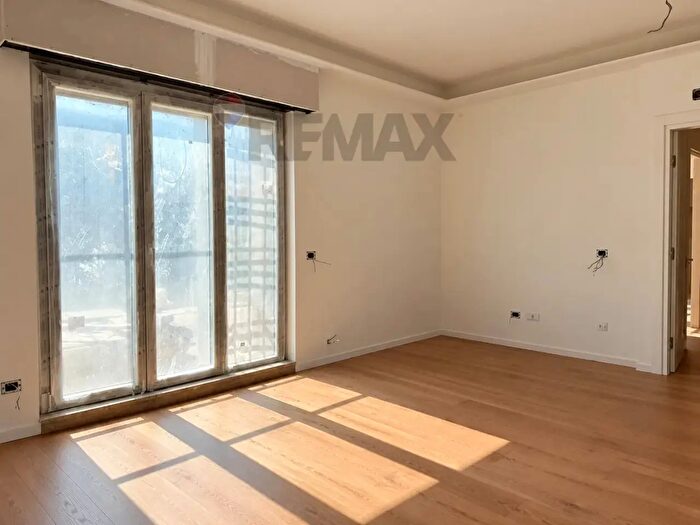 Appartamento trilocale in vendita in Via Luigi Veratti, Milano