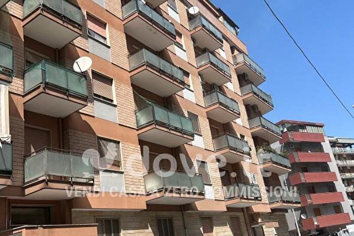 Appartamento trilocale in vendita in Via Lazio, Taranto