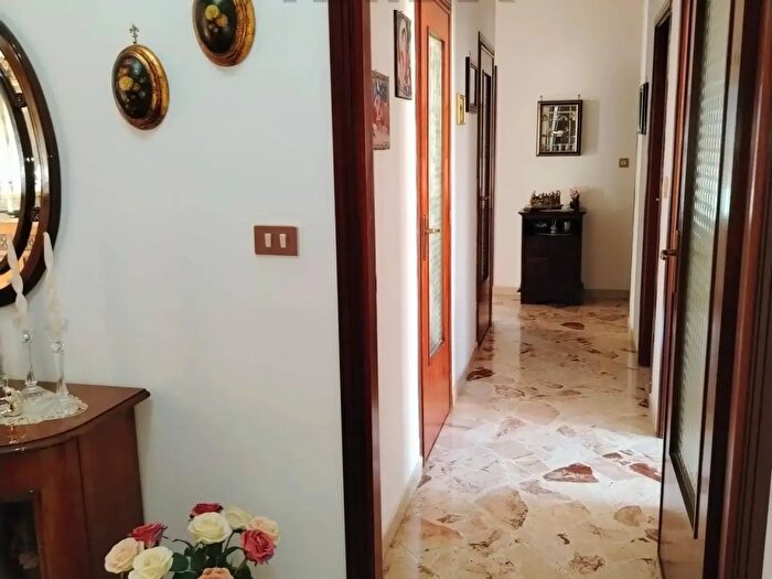 Appartamento con 5 locali in vendita in Via Sferracavallo, Palermo