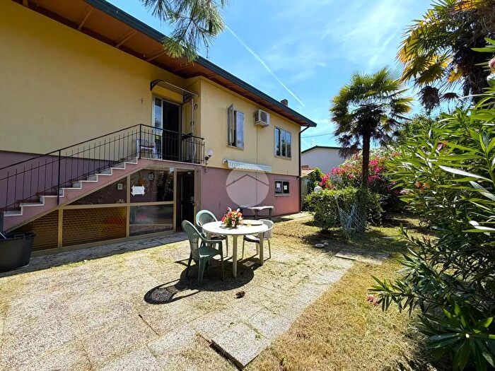 Casa quadrilocale in vendita in Via Damiano Chiesa, Martellago
