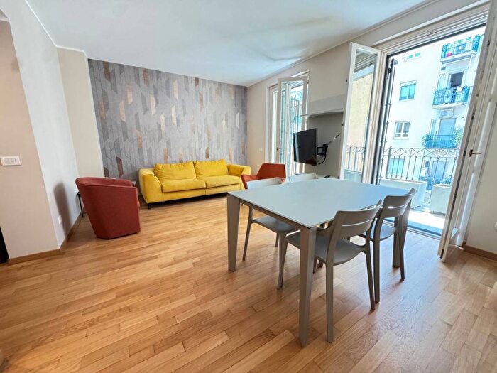 Appartamento bilocale in affitto in Via della Moscova, Moscova, Milano