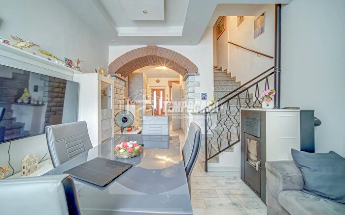 Appartamento quadrilocale in vendita in Corso San Rocco, Castano Primo