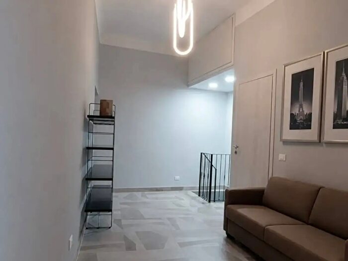 Appartamento quadrilocale in affitto in Via Franco Tosi, Milano