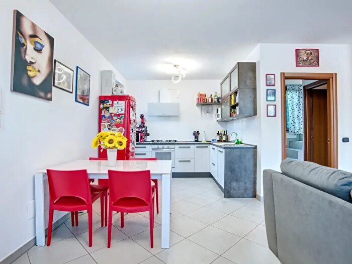Casa trilocale in vendita in Via Lazzaretto, Cadegliano Viconago