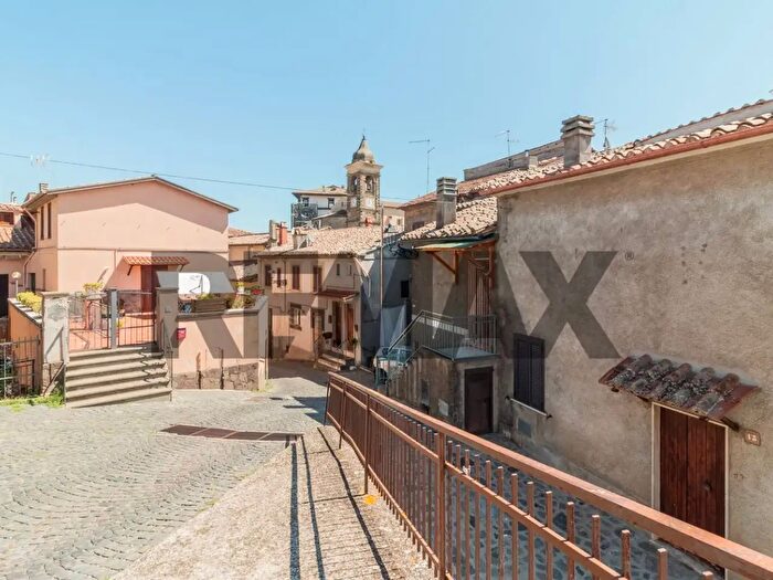 Appartamento trilocale in vendita in Gradoli