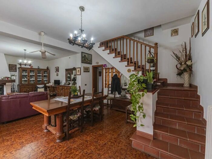 Casa con 5 locali in vendita in Via Salami, San Pietro In Casale