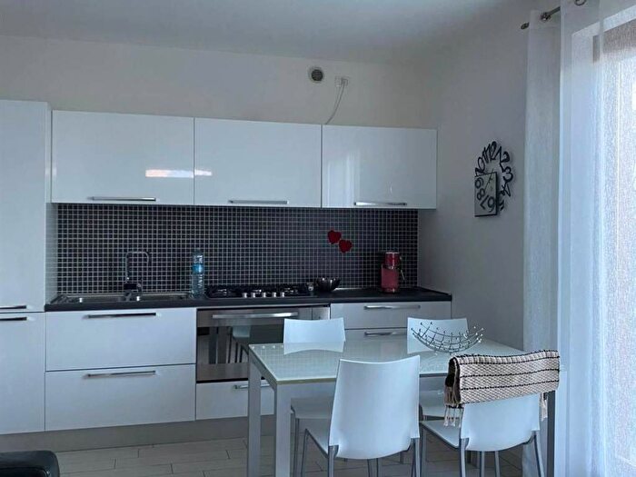 Appartamento bilocale in affitto in Colico Piano, Colico