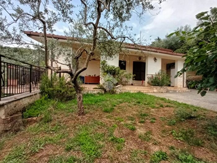 Casa con 5 locali in vendita in Contrada Cerreto, Olevano Romano