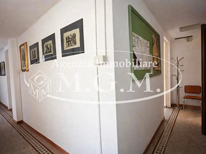 Appartamento con 5 locali in vendita in Pontedera