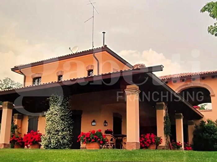 Casa con 10 locali in vendita in Via Celincordia, Cesena