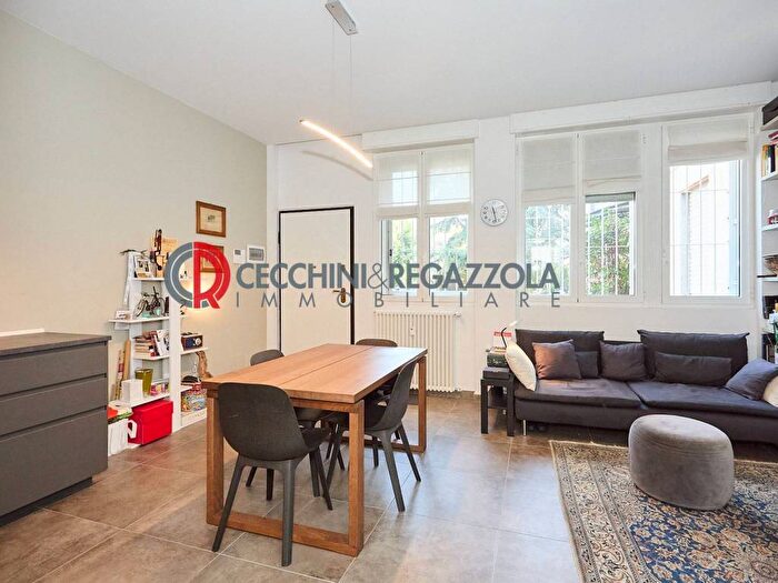 Appartamento trilocale in affitto in Viale Legioni Romane, Bande Nere, Milano