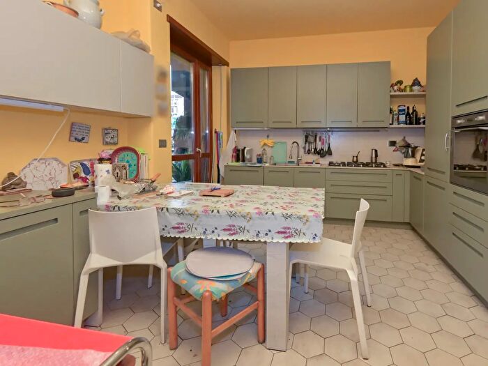 Appartamento con 5 locali in vendita in Via Trana, Torino