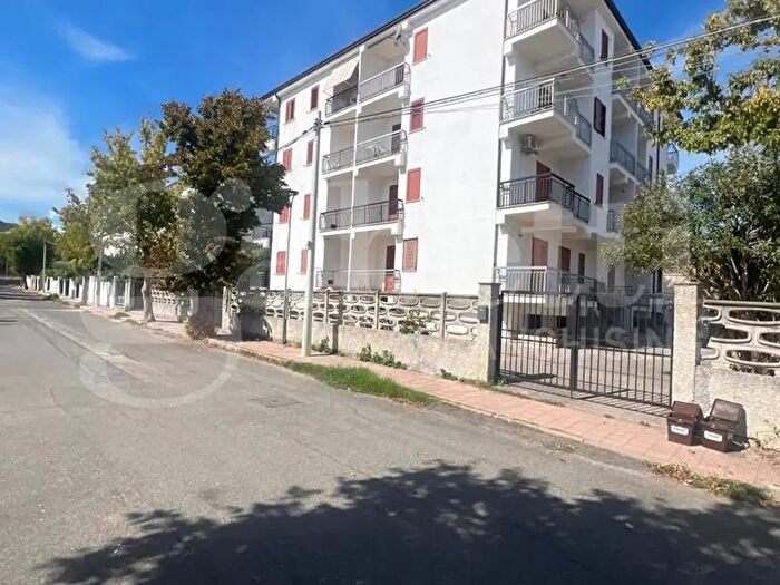 Appartamento trilocale in vendita in Via Venezia, Pietrapaola