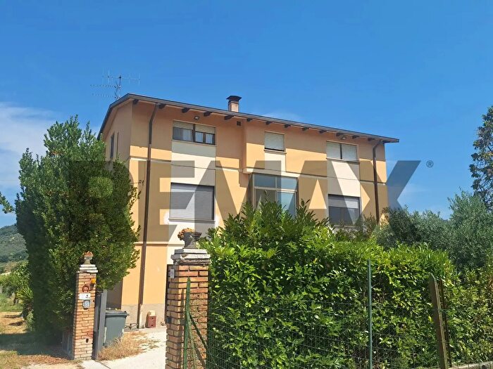 Appartamento quadrilocale in vendita in Via Sportella Marini, Foligno