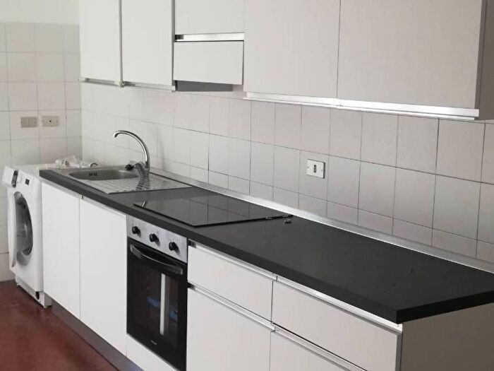 Appartamento bilocale in affitto in Via Spartaco, Montenero, Milano