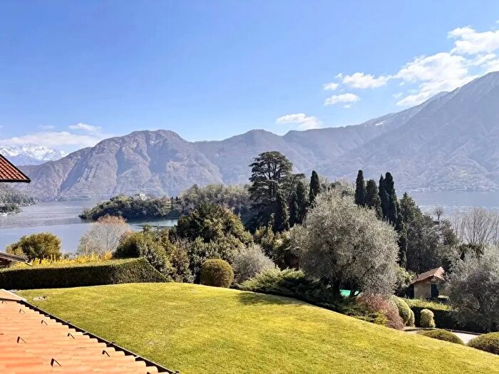 Appartamento quadrilocale in vendita in Sala Comacina