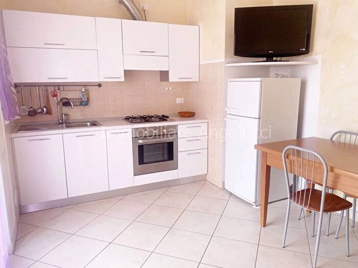 Appartamento bilocale in affitto in Via Varatella, Borghetto Santo Spirito