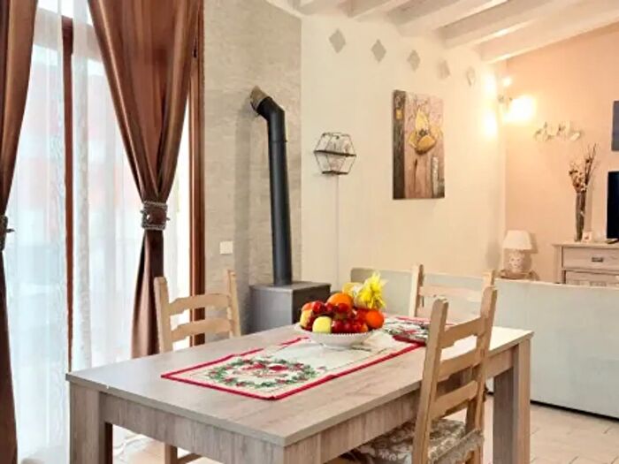 Appartamento quadrilocale in vendita in Piazza Giuseppe Mazzini, Barcellona Pozzo Di Gotto