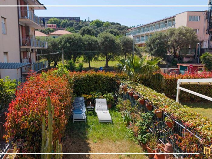 Casa trilocale in affitto in Via Sandro Pertini, Centro, Arenzano
