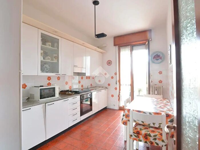 Appartamento quadrilocale in vendita in Via Alcide De Gasperi, Bernareggio