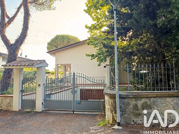 Casa quadrilocale in vendita in Strada Madonna delle Grazie, Perugia