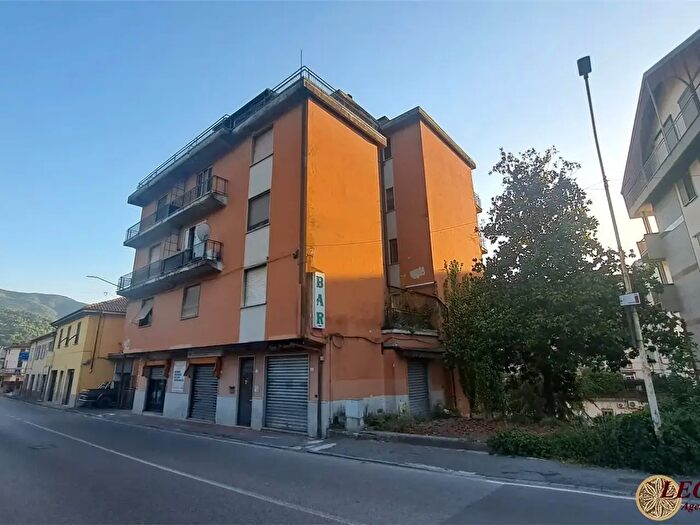 Appartamento con 7 locali in vendita in Via Nazionale, Aulla