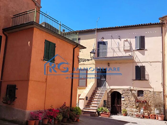 Casa trilocale in vendita in Via del Forno, Lubriano