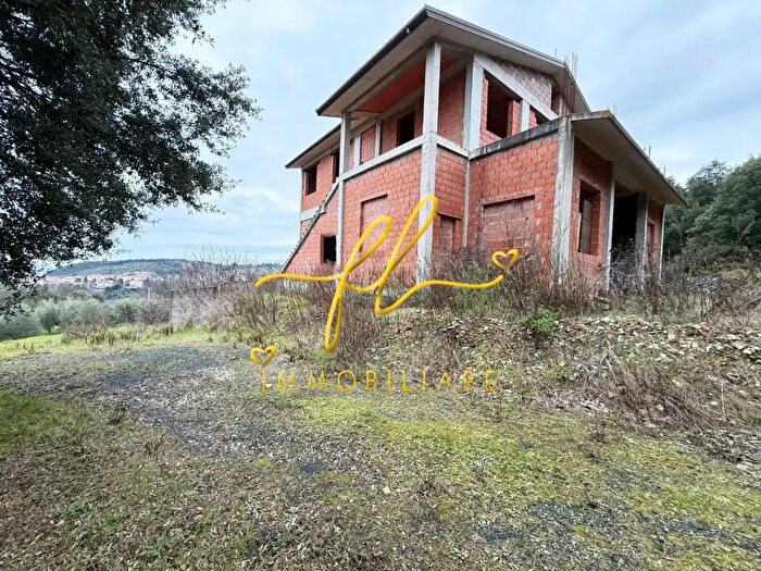 Casa con 6 locali in vendita in Santa Luce