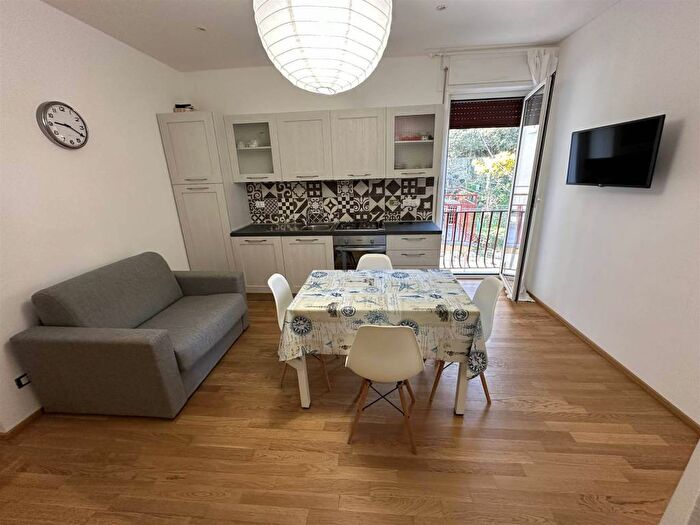 Appartamento bilocale in affitto in Via Monastero, Centro, Noli