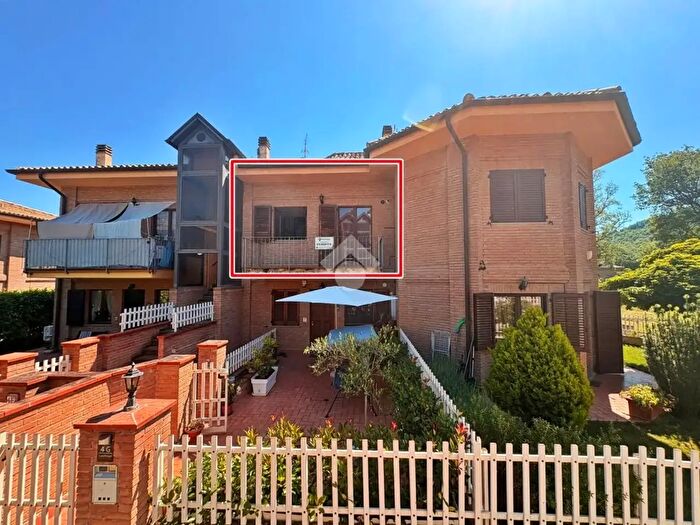 Casa quadrilocale in vendita in Frazione Argignano, Fabriano