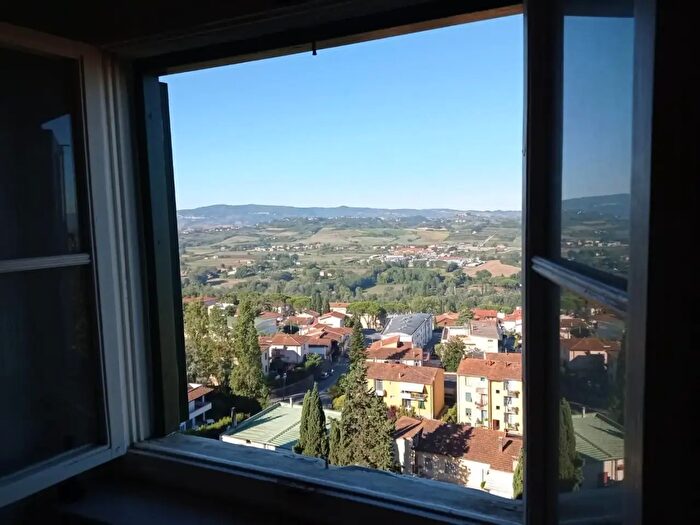 Appartamento trilocale in affitto in Peccioli