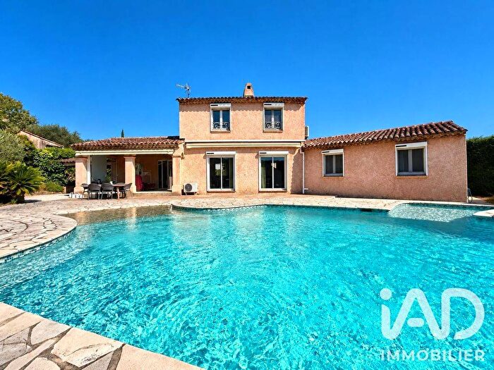 Casa trilocale in vendita in Valbonne