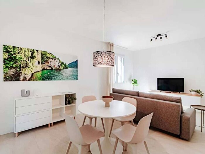 Appartamento trilocale in affitto in Via Bellinzona, Nino Bixio, Como