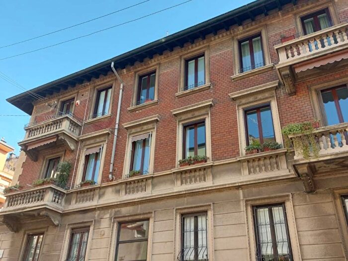 Appartamento con 5 locali in affitto in Via Niccolò Jommelli, Città Studi, Milano