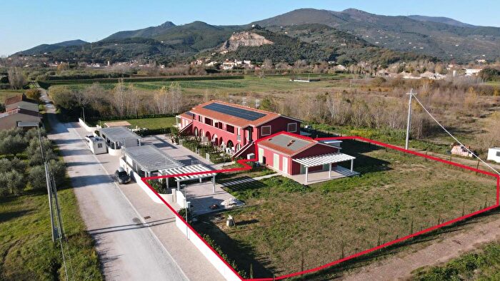 Casa con 5 locali in vendita in Ia del Guado, Calcinaia
