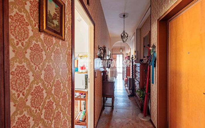 Appartamento quadrilocale in vendita in Via Castone di Rezzonico, Parma