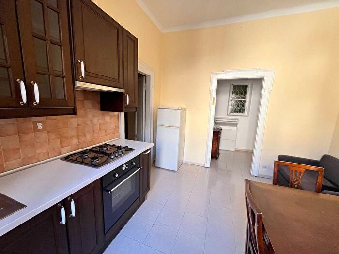 Appartamento bilocale in affitto in Via Carlo Tenca, Centrale, Milano