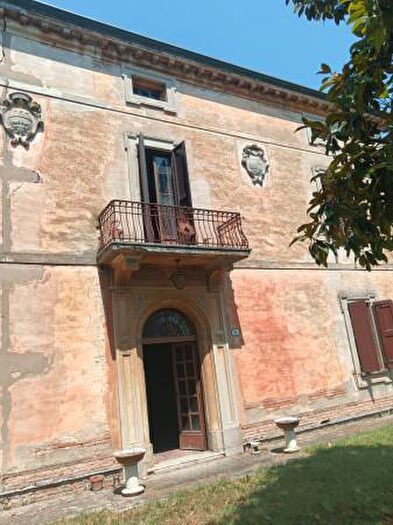 Casa con 6 locali in vendita in Conselice