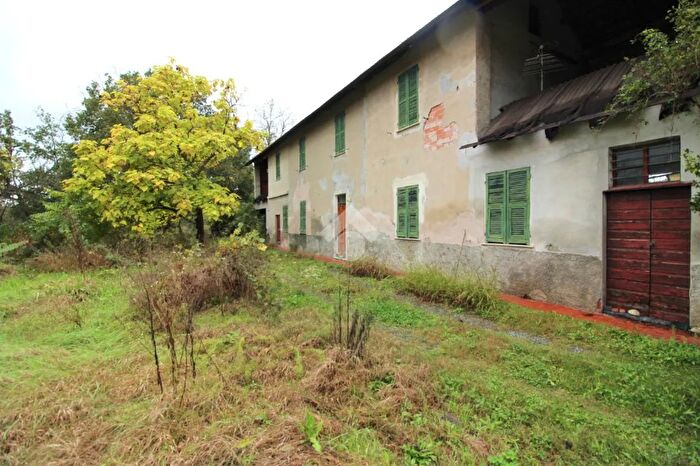 Casa con 6 locali in vendita in Str della Brondina, Acqui Terme