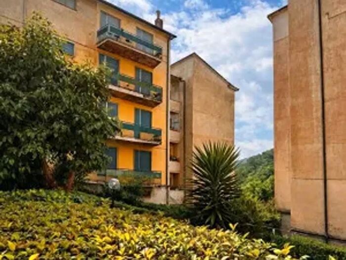 Appartamento quadrilocale in vendita in Via Lorenzo De Dominicis, Orte