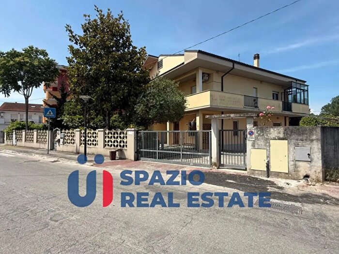 Casa trilocale in vendita in Via Salara, San Giovanni Teatino
