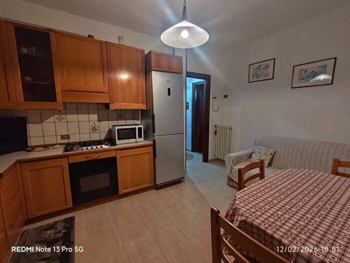 Appartamento trilocale in affitto in Via Giuseppe Mazzini, Centro, Aosta