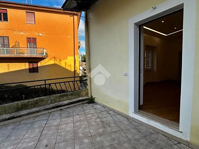 Appartamento trilocale in vendita in Via dei Due Ponti, Roma