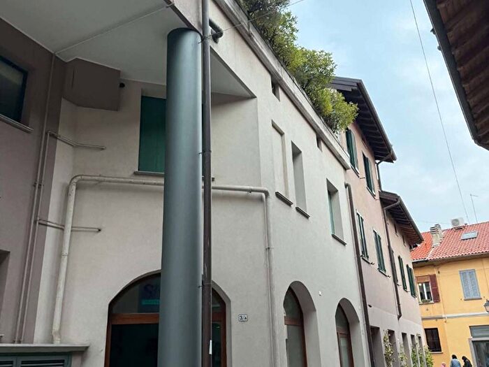 Appartamento quadrilocale in affitto in Vicolo Pozzetto, Saronno