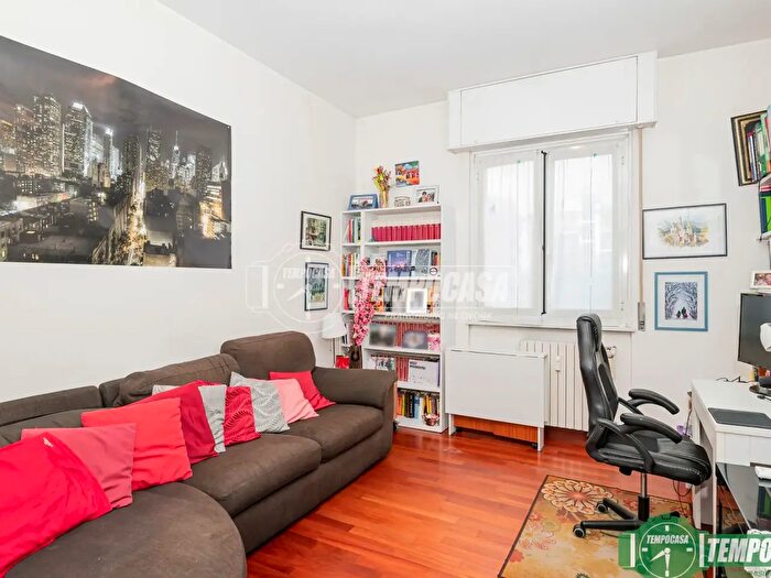 Appartamento trilocale in vendita in Via Trieste, San Donato Milanese