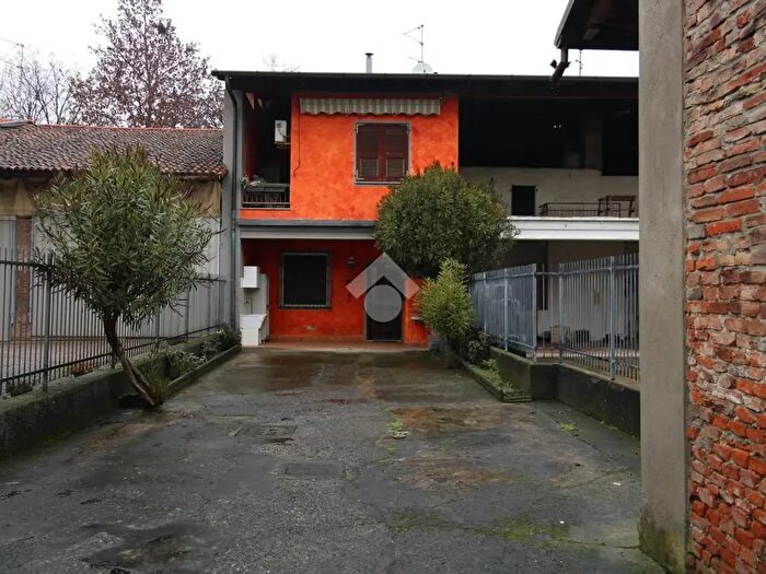 Casa quadrilocale in vendita in Via Ripa Fredda, Antegnate