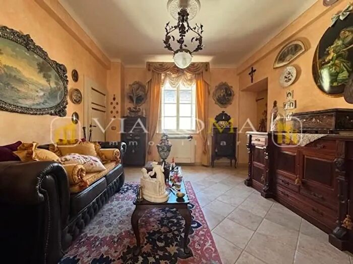 Appartamento trilocale in vendita in Lucca